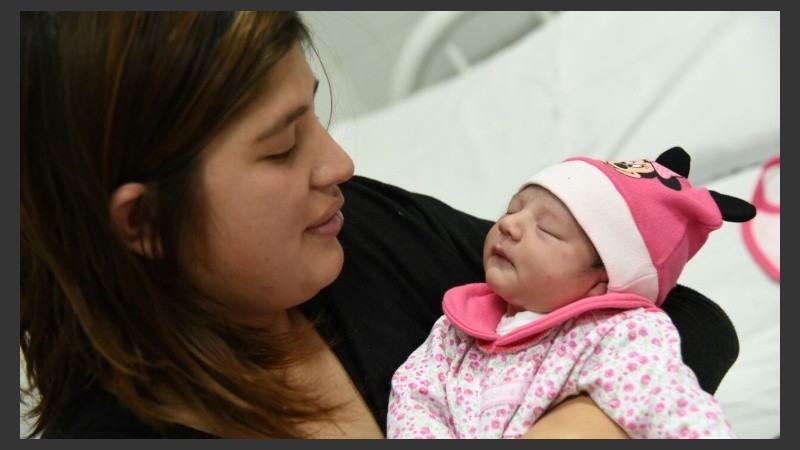 Daiana y su beba Marilyn. 