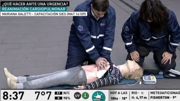 Antes de salir realizó un simulacro de reanimación.