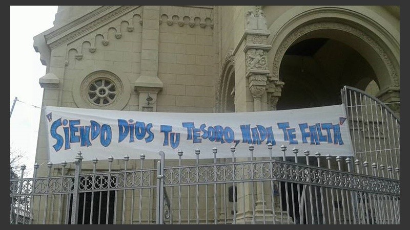 Los particulares pasacalles que se leen en zona norte.