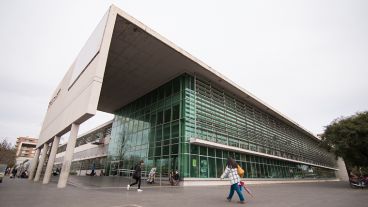 El joven baleado falleció en el Heca.