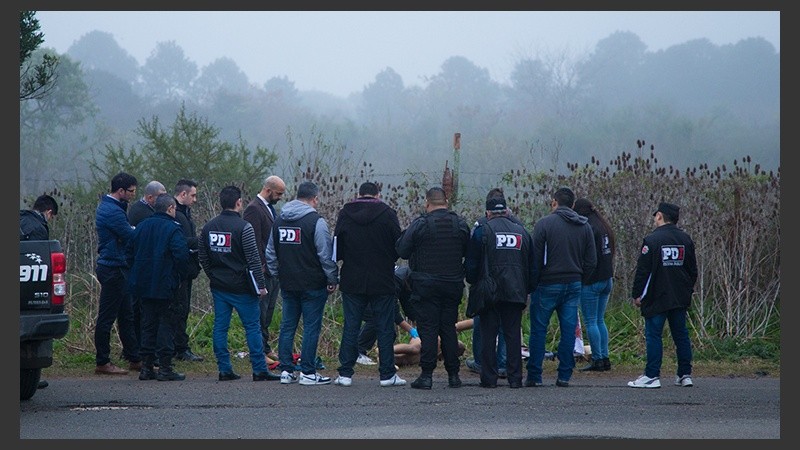 El cadáver fue encontrado entre basura y escombros cerca del parque Regional Sur.