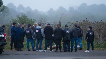 El cadáver fue encontrado entre basura y escombros cerca del parque Regional Sur.