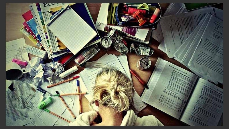 Aprender a organizarse es imprescindible para poder trabajar y estudiar a la vez.