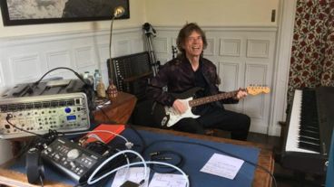 La foto que subió Jagger a su twitter para celebrar sus 74 años.