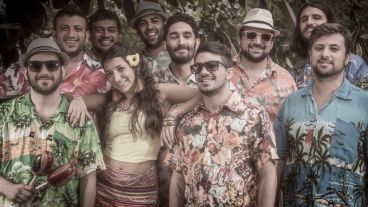 Los Peñaloza tocan cumbias colombiana, santafesina y peruana, especialmente orquestadas y arregladas para su formación.