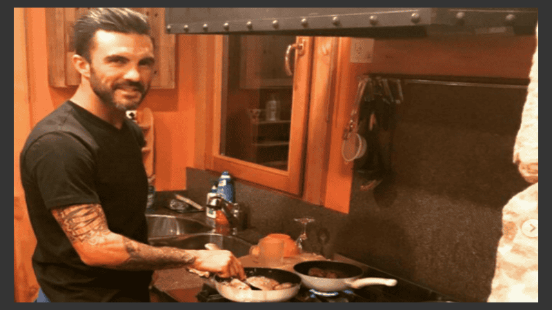 El futbolista contó como es su nueva vida de soltero.