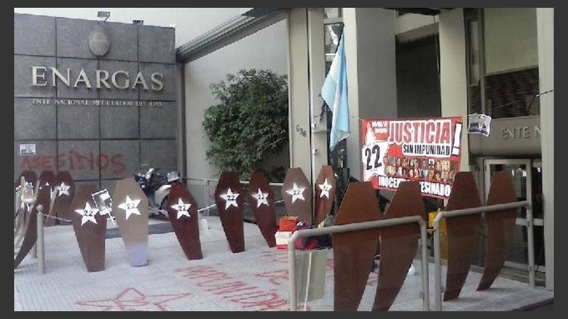 El reclamo de familiares de la tragedia en el Enargas, en 2014. 