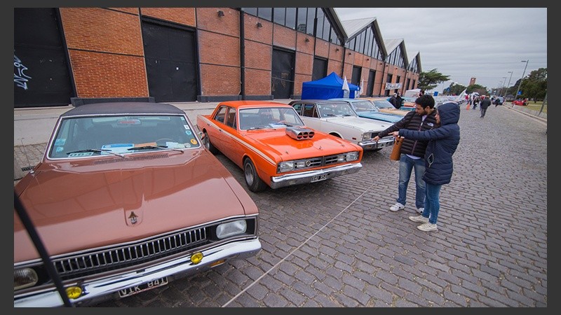 La exposición en inmediaciones a los galpones del CEC este domingo. (Alan Monzón/Rosario3.com)