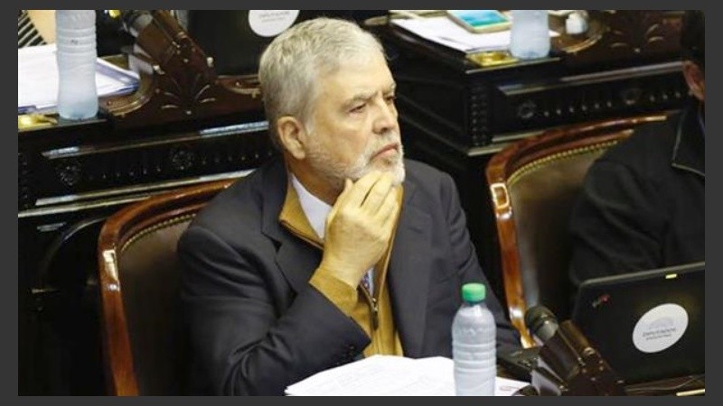 De Vido sigue atentamente la sesión desde su banca.