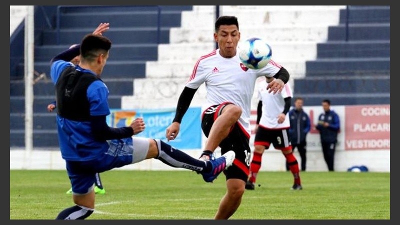 Brian, en plena acción ante Talleres.