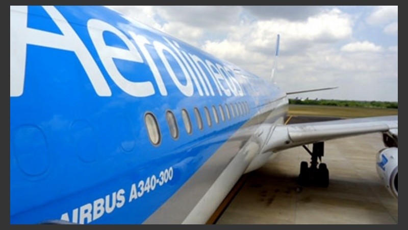 La empresa decidió reprogramar vuelos y cancelar la venta para proteger a los pasajeros que ya tienen ticket.