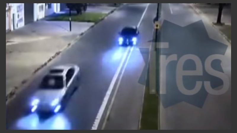 El Vectra y el Laguna, a toda velocidad por 27 de Febrero.