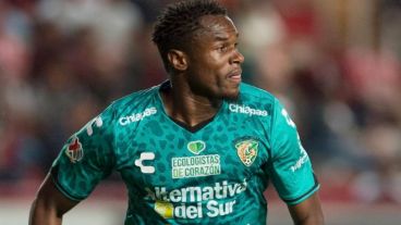 Leal viene de Jaguares de Chiapas.