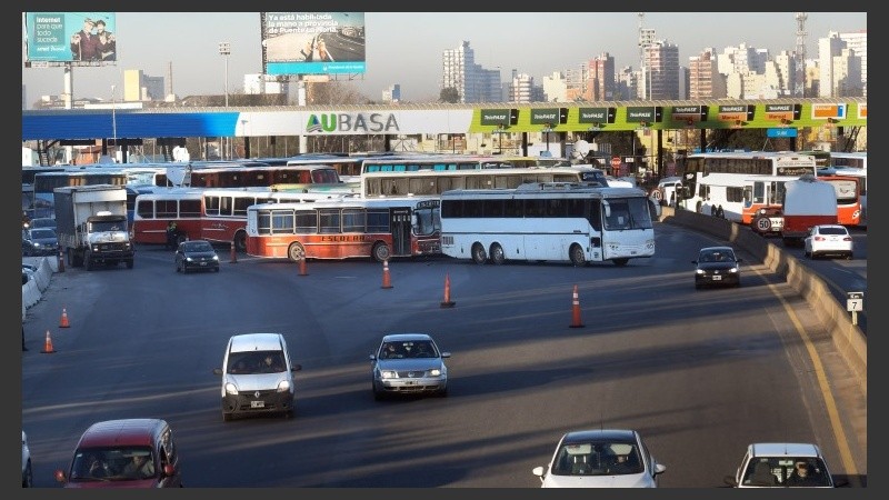 La protesta cortaba de forma parcial la autopista Buenos Aires-La Plata.
