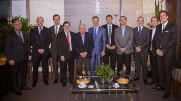 Todos los participantes de la concurrida conferencia.