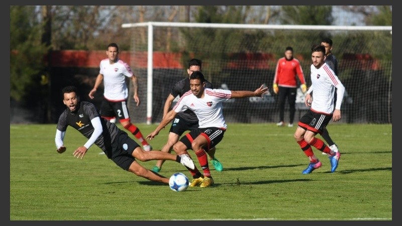 Figueroa marcó un golazo para desnivelar en el amistoso. 