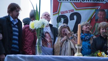 El dolor tras el toque de sirenas recordando un nuevo aniversario de la explosión.