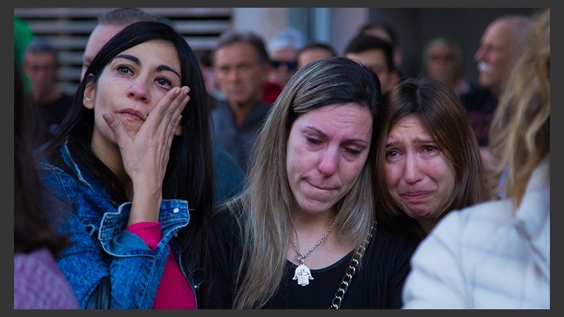 Dolor tras el toque de sirenas recordando la explosión.