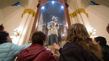 Los fieles desde temprano veneraron al santo.