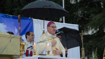 Breve misa en plaza Libertad precedida por Eduardo Martín.