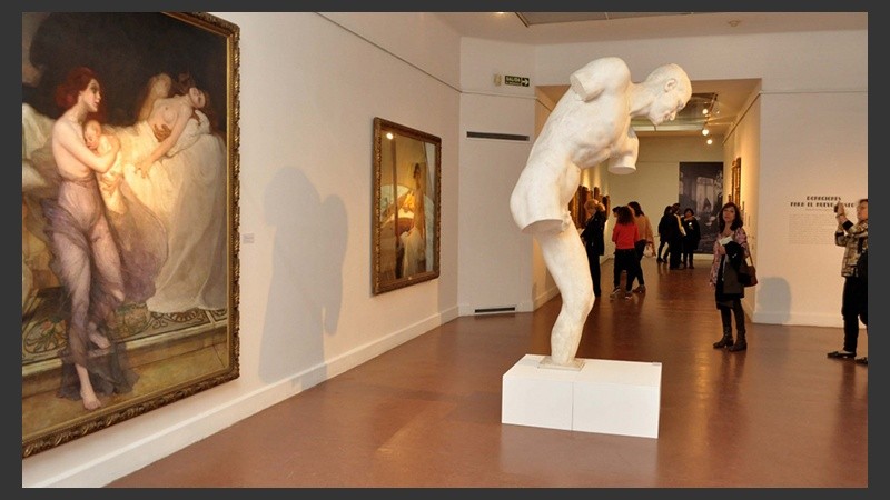 La curaduría está a cargo de la licenciada en Bellas Artes María Laura Carrascal.