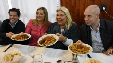 Lilita, Rodríguez Larreta y los candidatos a diputados nacionales por Santa Fe en plena raviolada.
