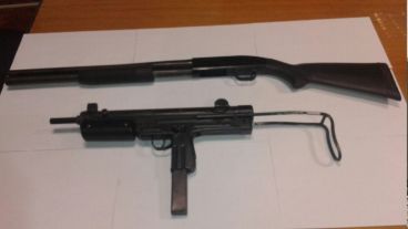 La escopeta y la ametralladora FMK3.