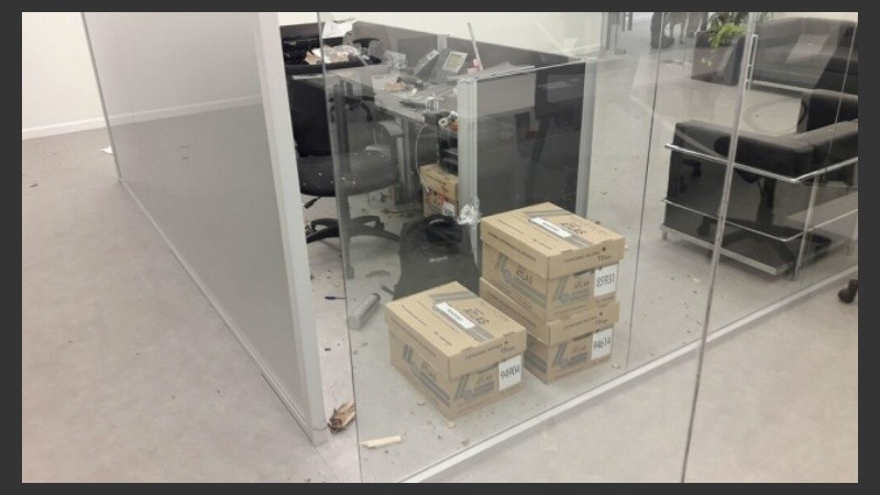 Hubo dos heridos leves por la explosión.