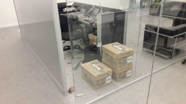 Hubo dos heridos leves por la explosión.