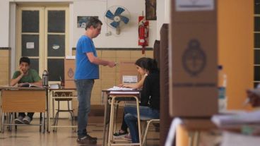 Los electores extranjeros tendrán mesas especiales.