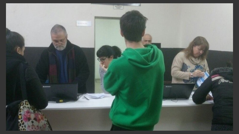 El movimiento era escaso este sábado en el Registro Civil. 