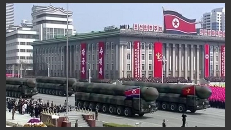 Corea del Norte expuso su poderío bélico al mundo.