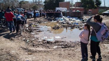 El bebé fue encontrado sin vida en un volquete.