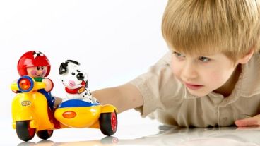 Entre otros aspectos, se comparó con qué juguetes preferían jugar los niños adoptados con edad preescolar.