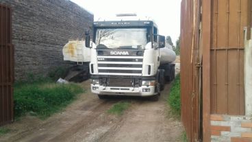 El predio tiene dos ingresos, uno de ellos a 50 metros de una escuela.