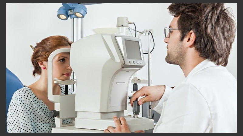 El control periódico con el oftalmólogo permite detectar a tiempo problemas que después son más difíciles de corregir.