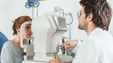 El control periódico con el oftalmólogo permite detectar a tiempo problemas que después son más difíciles de corregir.