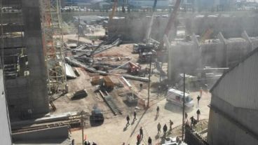 La imagen aérea que muestra la viga caída.