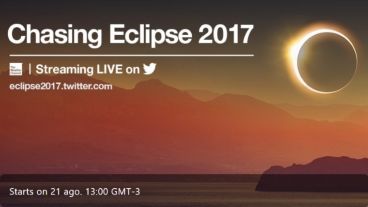 "Persiguiendo al eclipse" es la frase que se lee en el cartel de "espera" en Twitter este domingo.