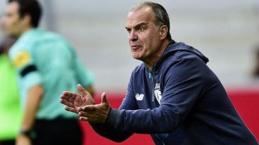 El Loco arenga. Su equipo por ahora no levanta.