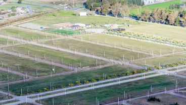 El loteo sobre la autopista a Santa Fe.