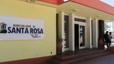 La normativa obligaba al municipio a reemplazar cualquier cargo vacante con un familiar directo del empleado jubilado o fallecido.