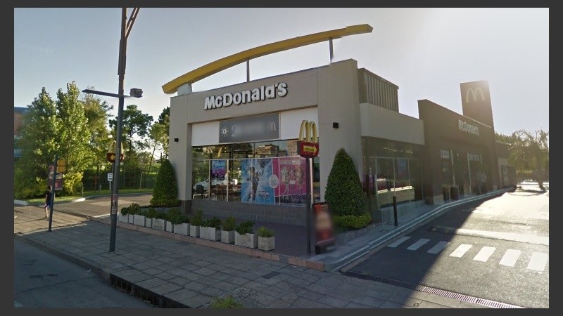 Los dos hombres fueron llevados a la comisaría 15ª.