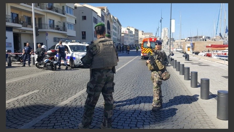 Las paradas de colectivos donde sucedieron los hechos se encuentran en diferentes zonas de la ciudad.
