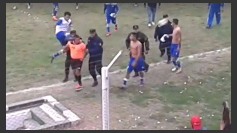 El momento de la agresión más brutal. 