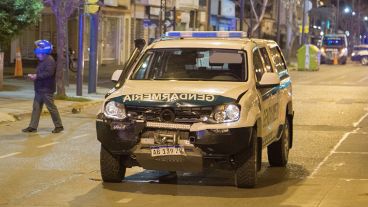 Tres gendarmes resultaron heridos.