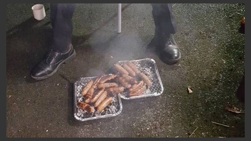 Las salchichas, en una foto tomada por la propia estación de bomberos de Pewsey.