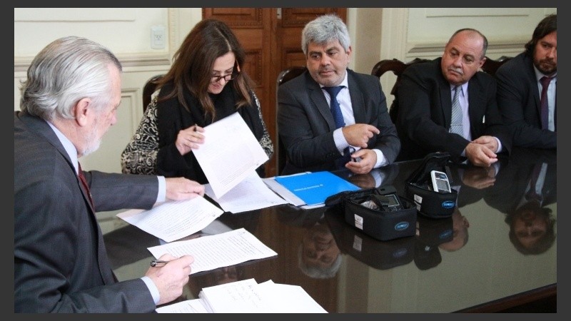 La prueba piloto se realizará en Rosario y Santa Fe capital. 