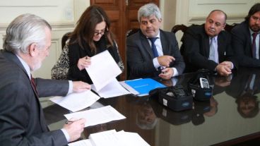 La prueba piloto se realizará en Rosario y Santa Fe capital.