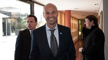 El ministro Dietrich habló en Radio 2 por su visita a Rosario.